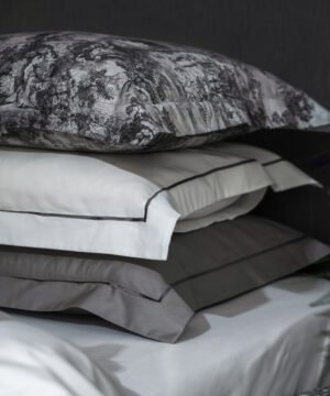 Satīna spilvendrāna The Lovers Tale Grey