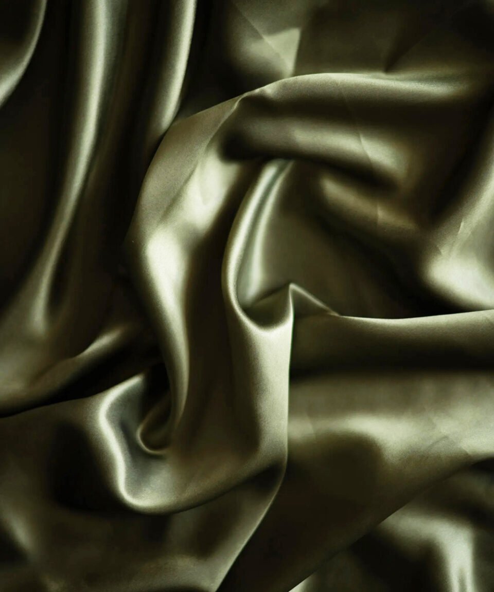 Zīda spilvendrāna Olive audums