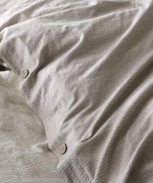 kokvilnas-gultas-velas-komplekts-chambray-cottage-aizdare-pogas