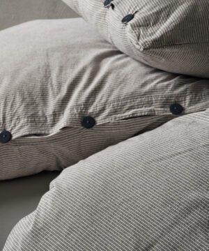 kokvilnas-gultas-velas-komplekts-chambray-shirt-antracite-ar-pogam