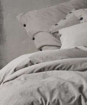 kokvilnas-gultas-velas-komplekts-chambray-shirt-antracite-stripains-ar-pogam