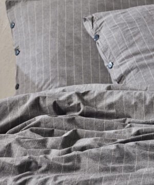 kokvilnas-gultas-velas-komplekts-chambray-suit-aizdare-pogas