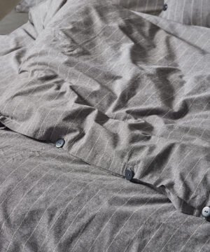 kokvilnas-gultas-velas-komplekts-chambray-suit-peleks-ar-stripam