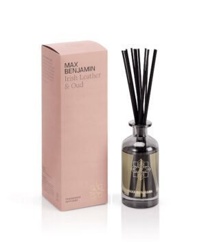 Max Benjamin telpas aromāts Irish Leather & Oud ar kociņiem
