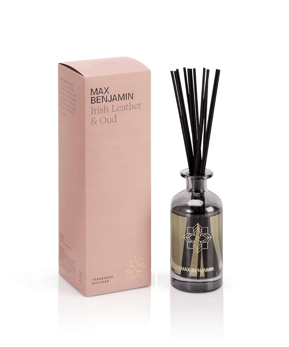 Max Benjamin telpas aromāts Irish Leather & Oud ar kociņiem