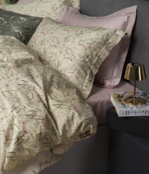 satina-gultas-velas-komplekts-dreamy-ecru-kompozicija