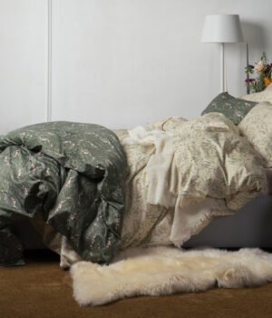 satina-gultas-velas-komplekts-dreamy-moss-kompozicija