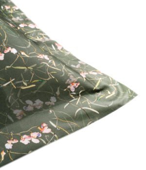 satina-gultas-velas-komplekts-dreamy-moss-spilvendrana-sturis