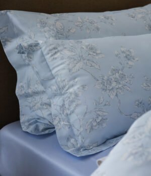 satina-gultas-velas-komplekts-eden-blue-spilveni