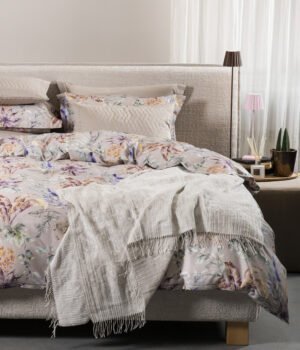 satina-gultas-velas-komplekts-flora-costera-almond-saklats