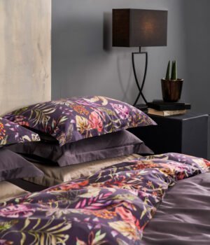 satina-gultas-velas-komplekts-flora-costera-figue-jam-spilvendranas