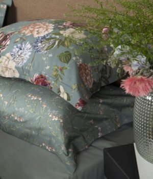 satina-gultas-velas-komplekts-garden-emerald-spilveni