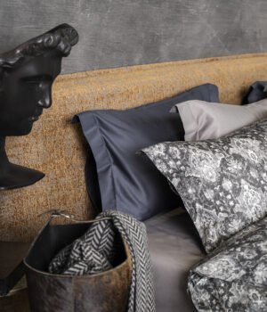 satina-gultas-velas-komplekts-heritage-monarch-spilvendranas