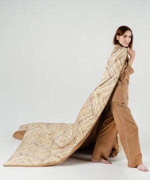 satina-gultas-velas-komplekts-sunset-dunes-sieviete