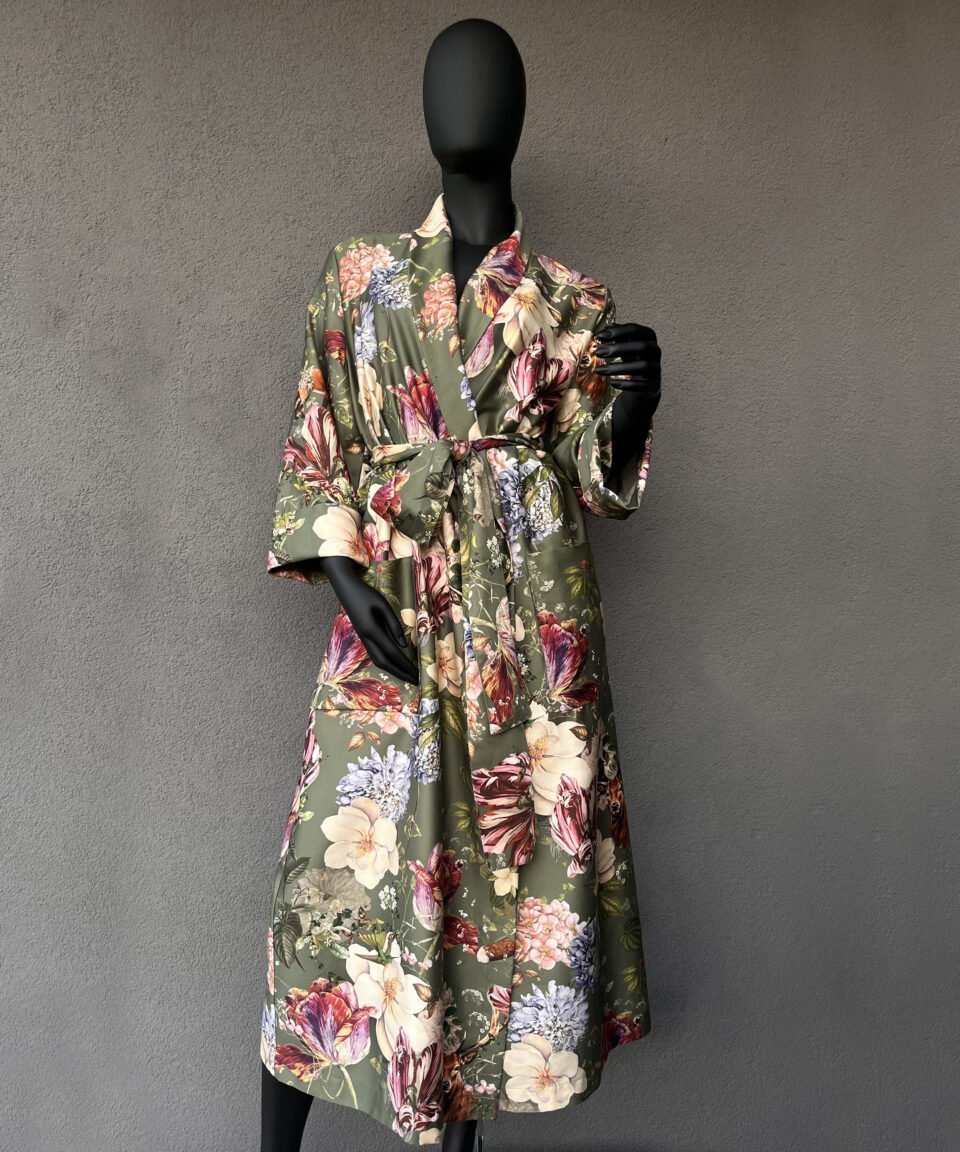 Satīna halāts Magic Garden Moss puķains