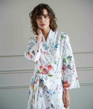 Halāts satīna Monday Blooms