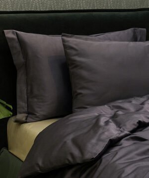 Satīna spilvendrāna Figue Jam kompozīcija