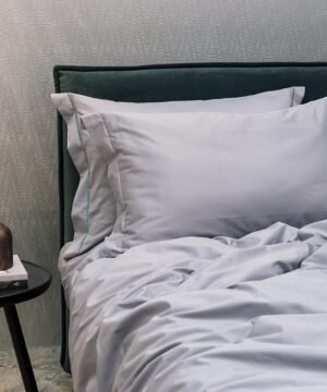 Satīna spilvendrāna Silver Chalk kompozīcija