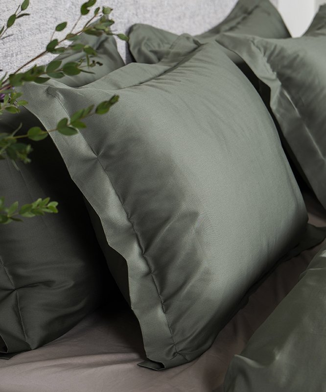 Satīna spilvendrāna Wild Sage kompozīcija