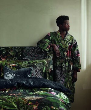 moooi-kimono-satina-halats-dzunglu-tema-raven-zals-pamats