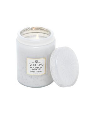 Voluspa aromātiskā svece Bourbon Vanille ar stikla vāciņu