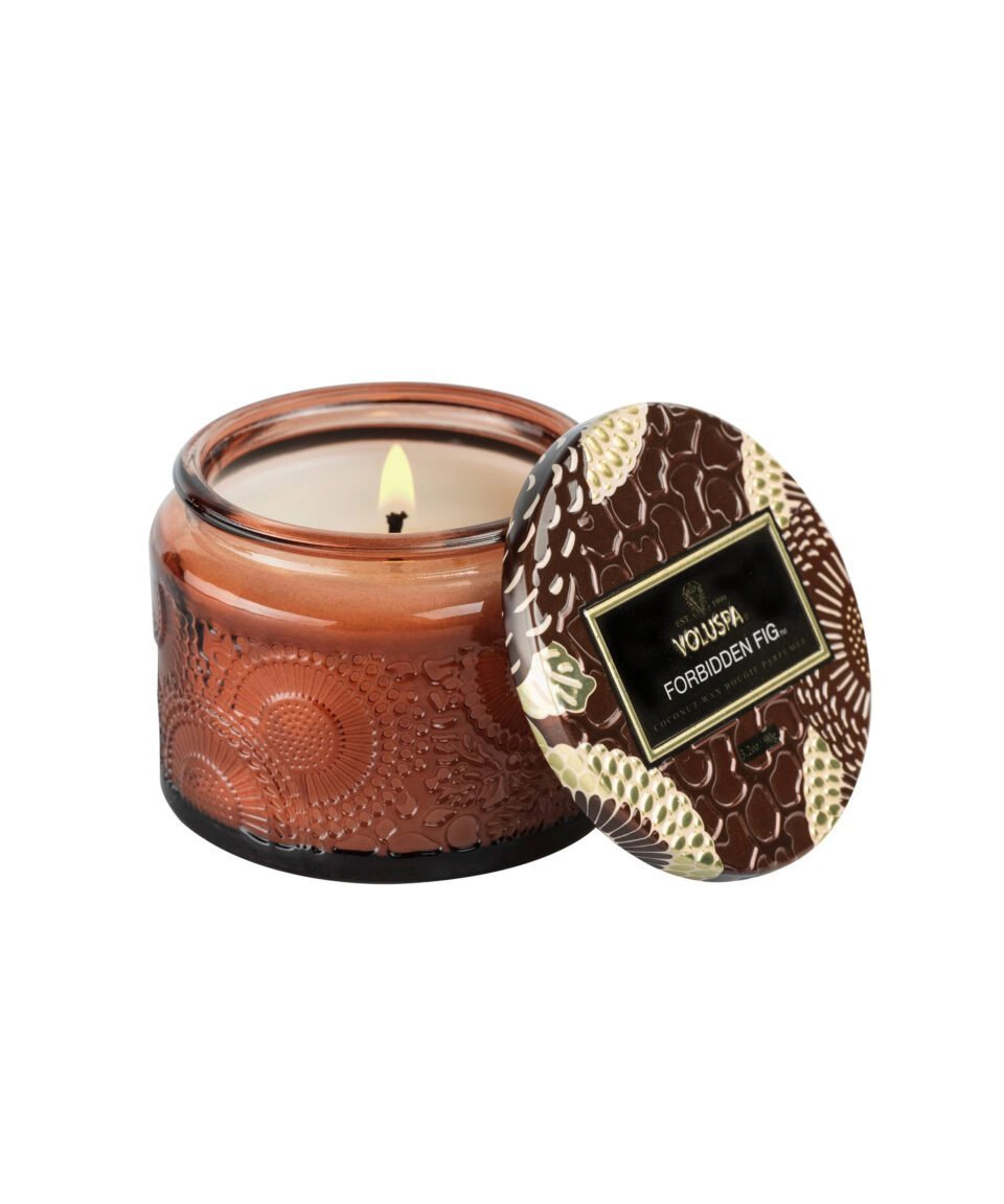 Voluspa aromātiskā svece Forbidden Fig stikla trauciņā ar vāciņu