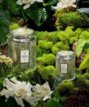 Voluspa aromātiskā svece Yashioka Gardena kompozīcija