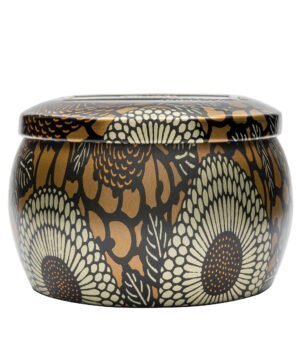 Voluspa aromātiskās sveces Baltic Amber metāla trauciņā mini