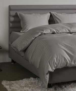 zakarda-satina-gultas-vela-besa-krasa