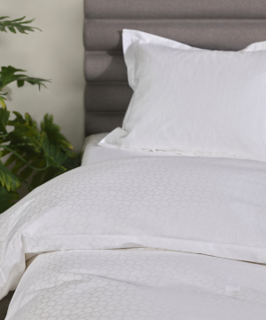 zakarda-satina-gultas-vela-white-balta-krasa