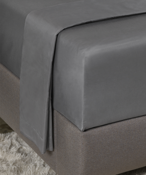 zakarda-satina-palags-anthracite-uz-gultas