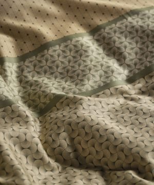 satina-gultas-vela-carter-green-audums