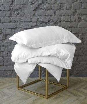 satina-gultas-velas-komplekts-balts