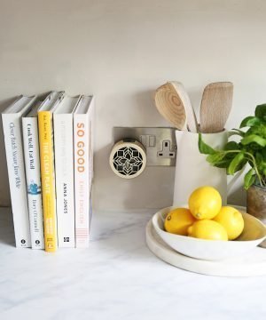 max-benjamin-elektriskie-difuzori-pie-sienas