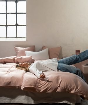 satina-gultas-vela-bambusa-roza-turiform