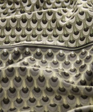 satina-gultas-vela-lofty-olive-green-audums